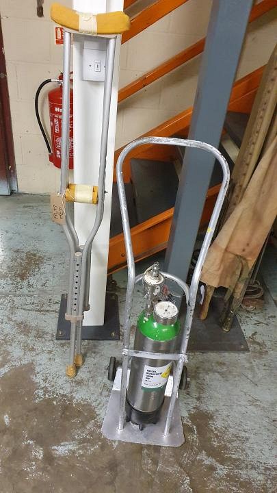 Oxygen Tank/Green with Stand